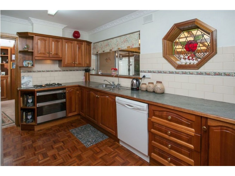 8 Greenway Drive, Surrey Downs SA 5126