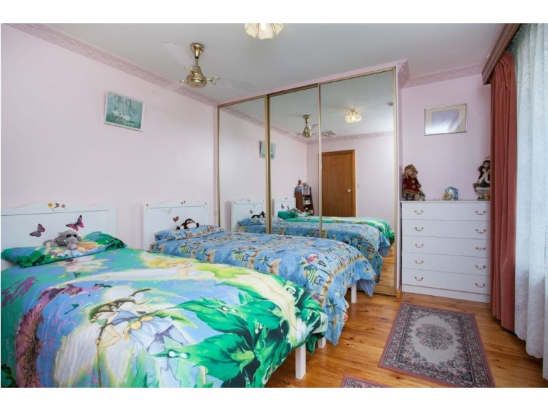 8 Greenway Drive, Surrey Downs SA 5126