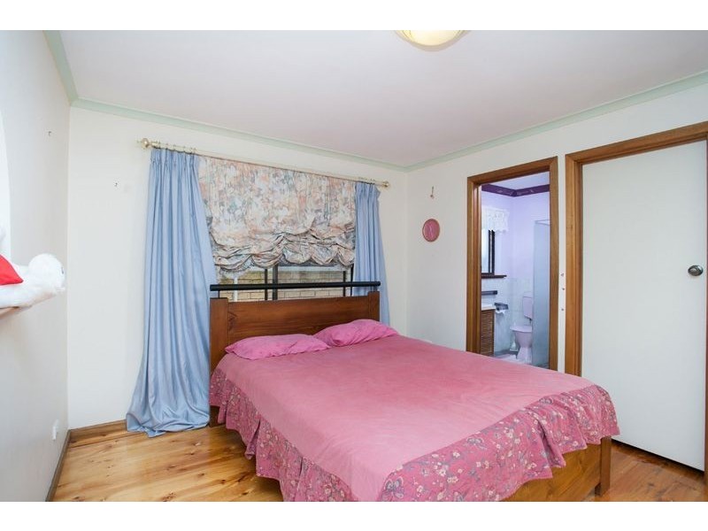 17 Namatjira Ave, Hope Valley SA 5090