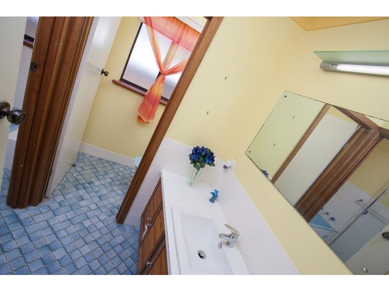 17 Namatjira Ave, Hope Valley SA 5090