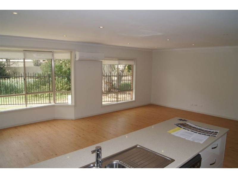 12 Berri Road, Hope Valley SA 5090