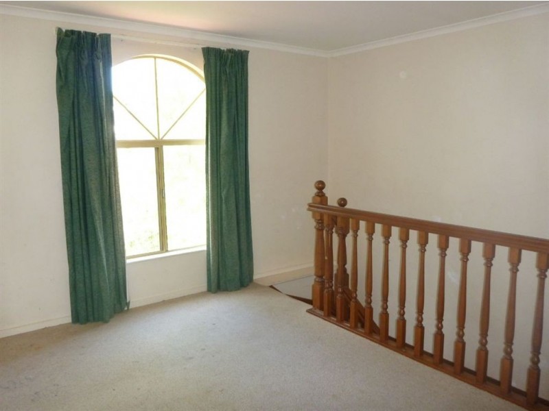 6 Judy Ave, Redwood Park SA 5097