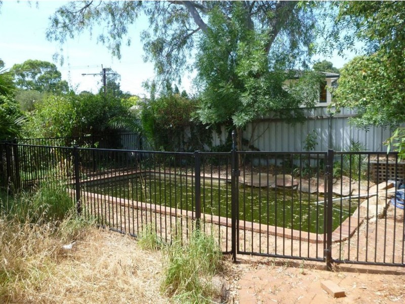 6 Judy Ave, Redwood Park SA 5097