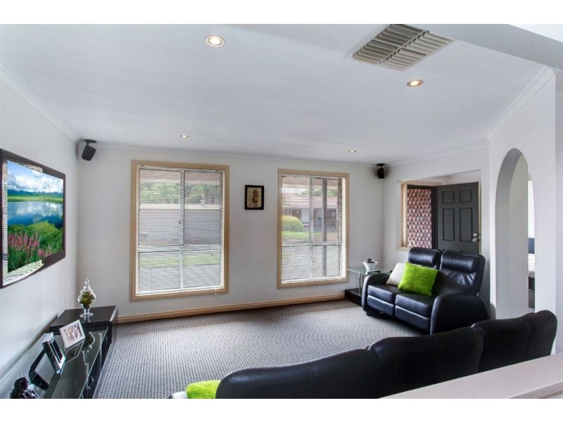 8 Duchess Court, Paralowie SA 5108