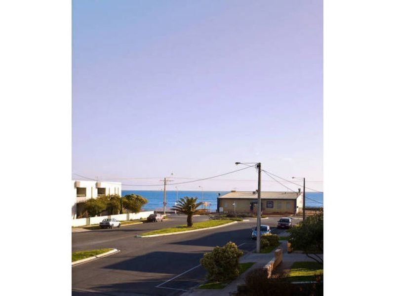 1/8 West Beach Rd, West Beach SA 5024