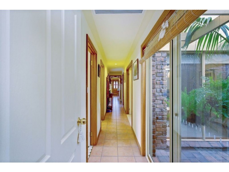 14 Tullamore Court, Greenwith SA 5125