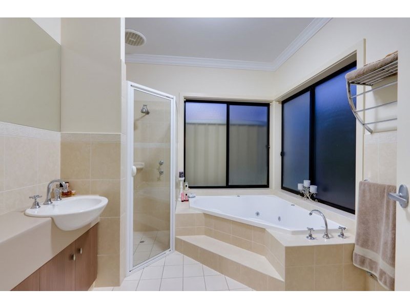 7 Breakwater Court, Gulfview Heights SA 5096