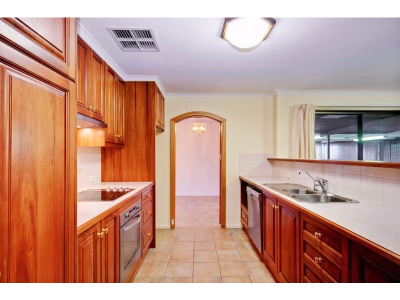 15 Baraga Grove, Modbury Heights SA 5092