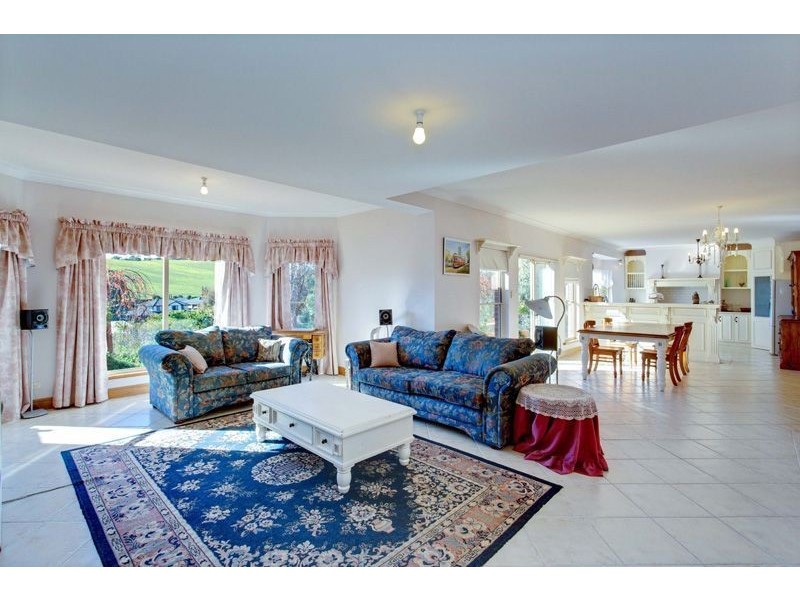 8 Huntingdale Court, Greenwith SA 5125