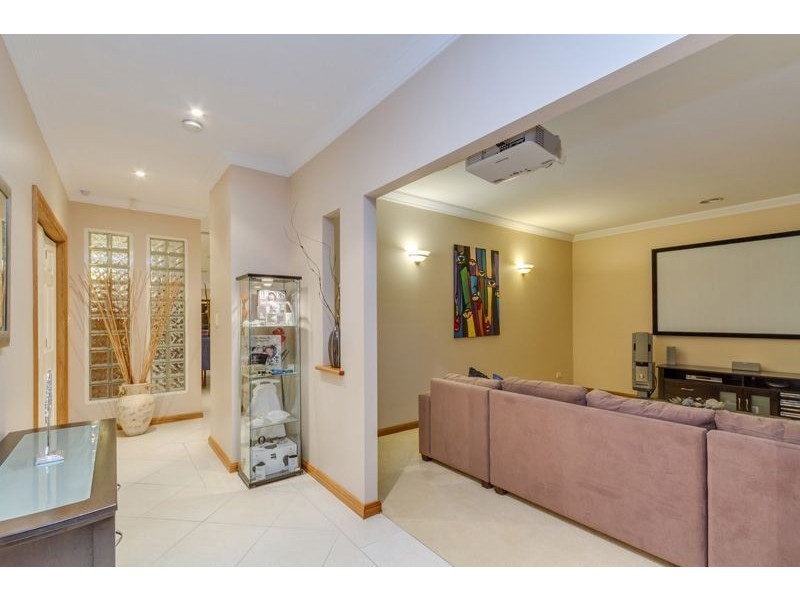 6 Pacific Cct, Salisbury Heights SA 5109