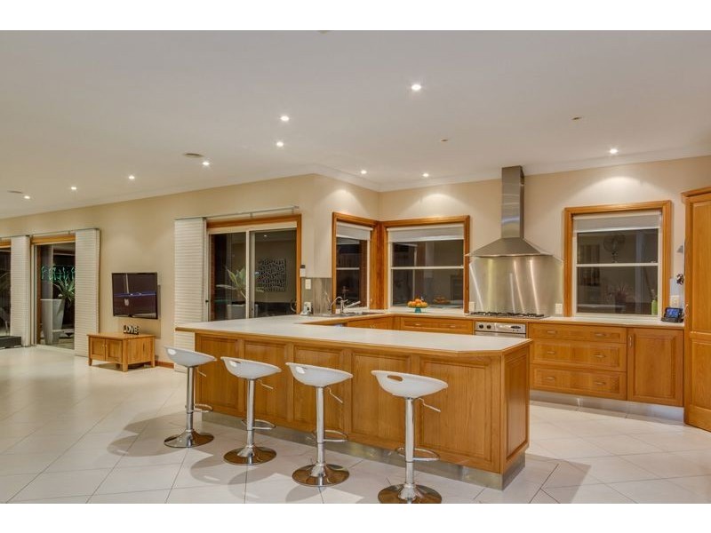 6 Pacific Cct, Salisbury Heights SA 5109