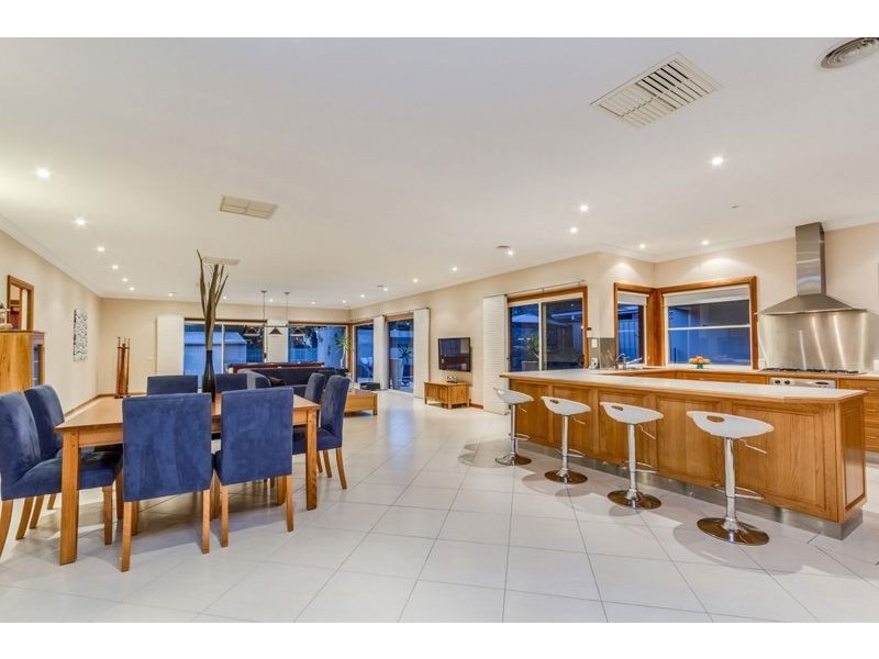 6 Pacific Cct, Salisbury Heights SA 5109