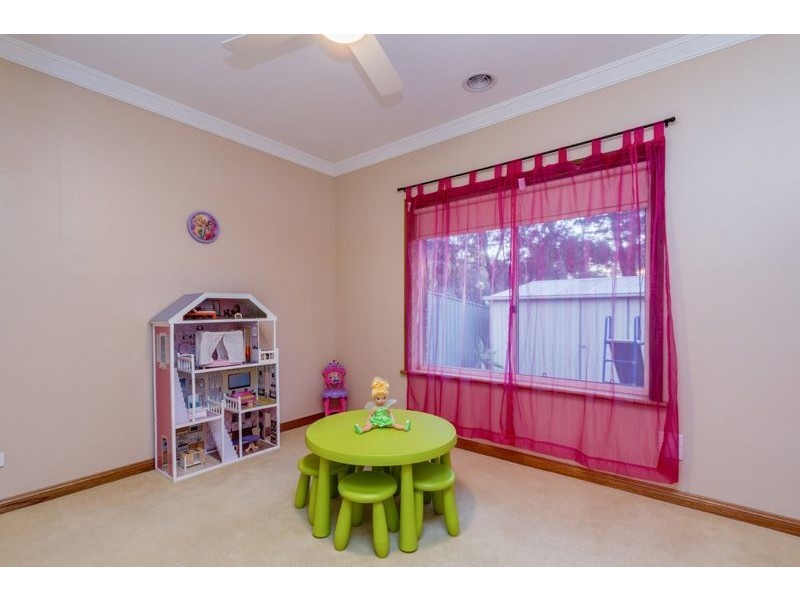 6 Pacific Cct, Salisbury Heights SA 5109