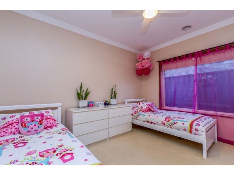 6 Pacific Cct, Salisbury Heights SA 5109