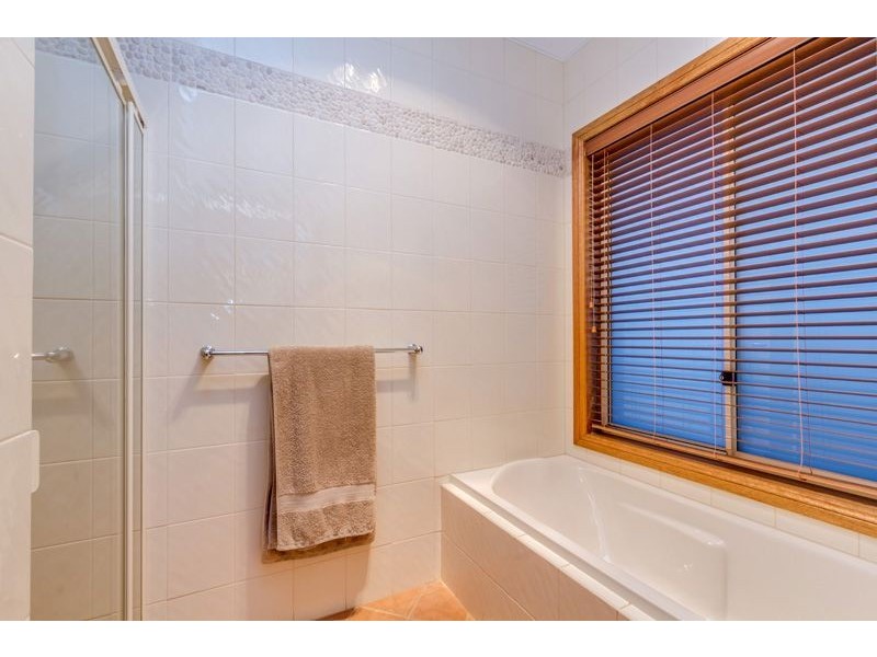 6 Pacific Cct, Salisbury Heights SA 5109