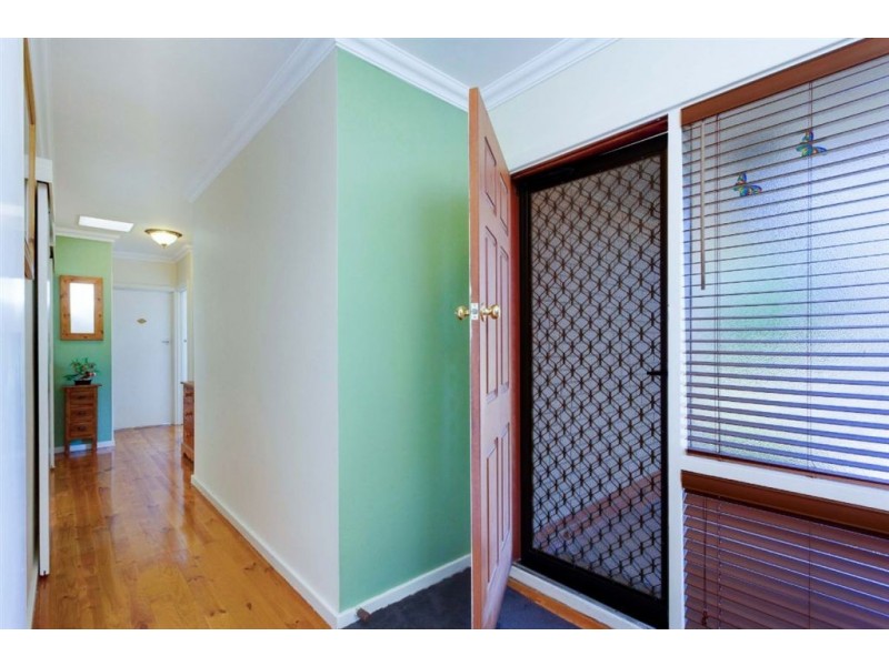 18 Mayfield Street, Para Hills SA 5096