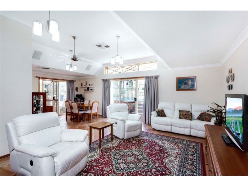 13 Brooklyn Chase, Greenwith SA 5125