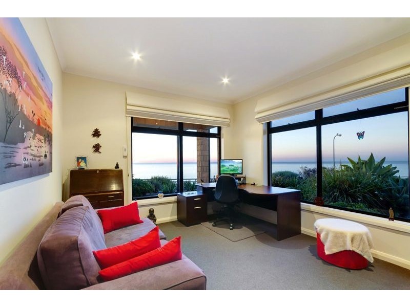 3a Clifftop Crescent, Hallett Cove SA 5158