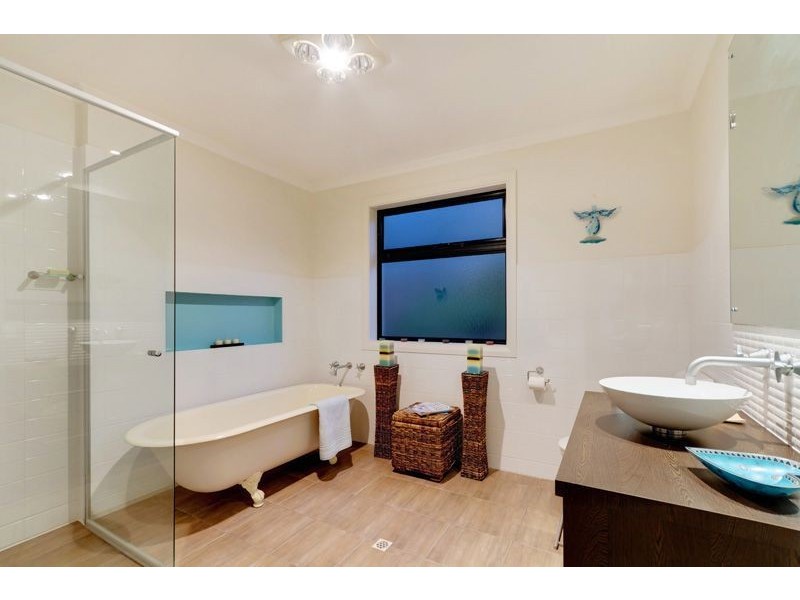 3a Clifftop Crescent, Hallett Cove SA 5158