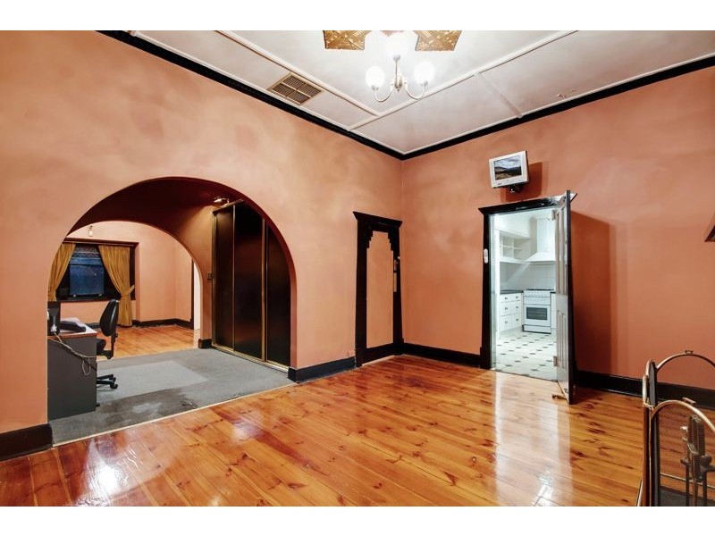 37 Farnham Road, Keswick SA 5035