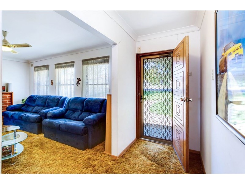 1 CLIFFORD WAY, Valley View SA 5093