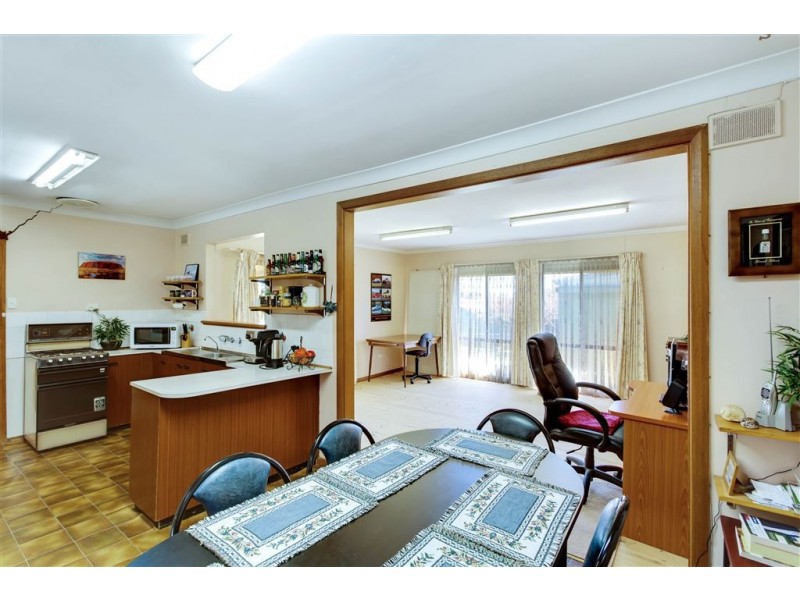 1 CLIFFORD WAY, Valley View SA 5093