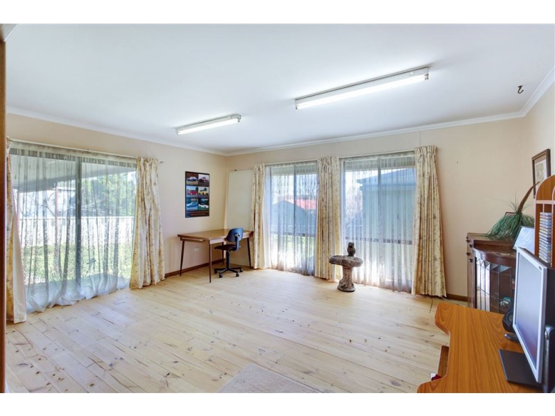 1 CLIFFORD WAY, Valley View SA 5093