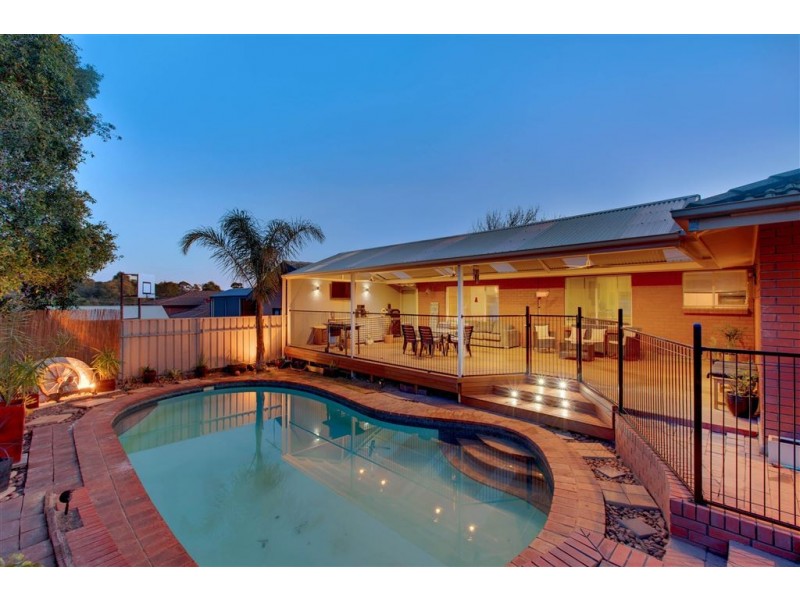 9 Delmonte Close, Fairview Park SA 5126