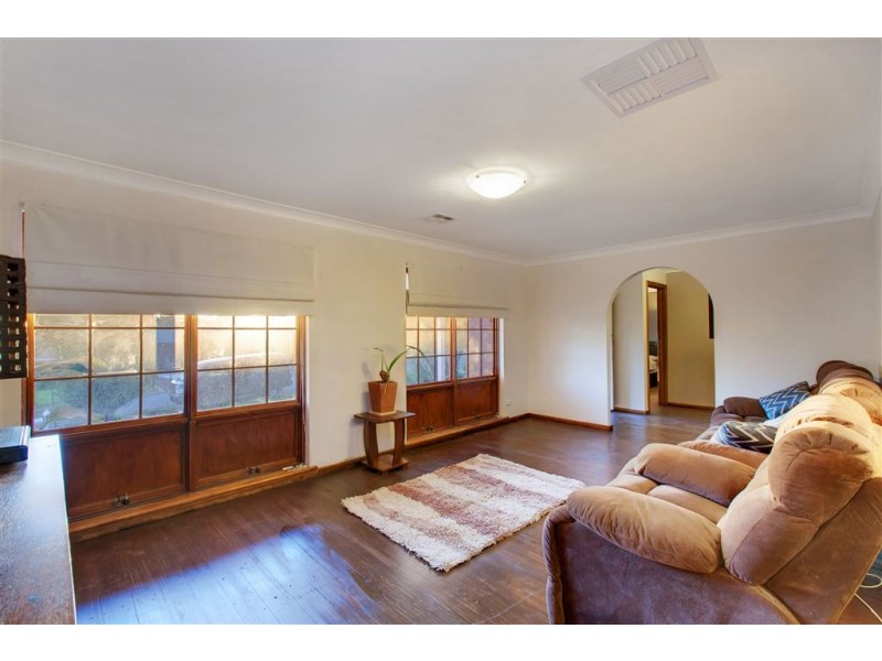 9 Delmonte Close, Fairview Park SA 5126