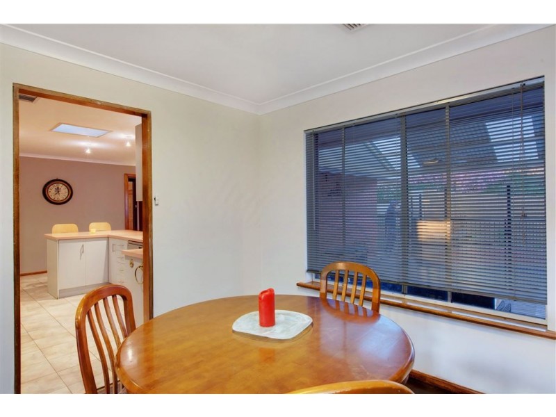 9 Delmonte Close, Fairview Park SA 5126