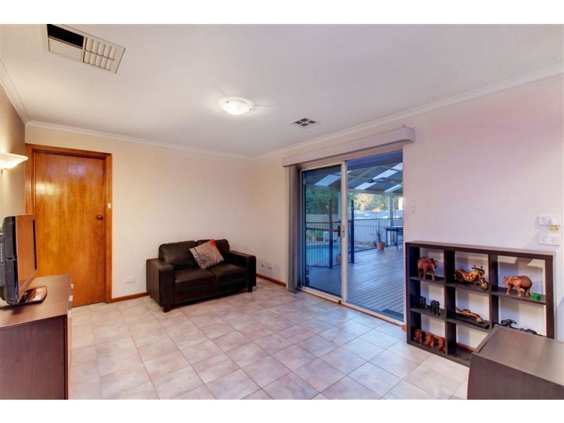 9 Delmonte Close, Fairview Park SA 5126