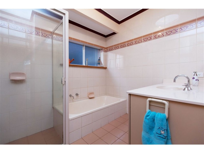 9 Delmonte Close, Fairview Park SA 5126