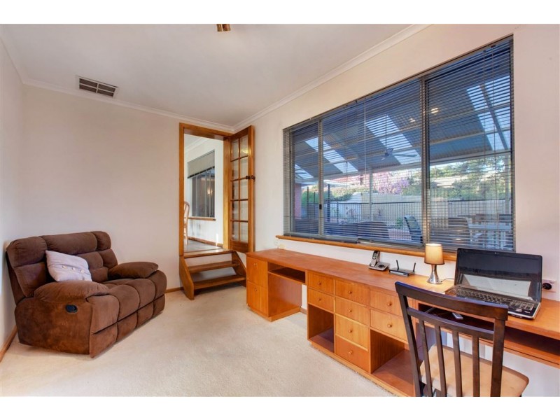 9 Delmonte Close, Fairview Park SA 5126