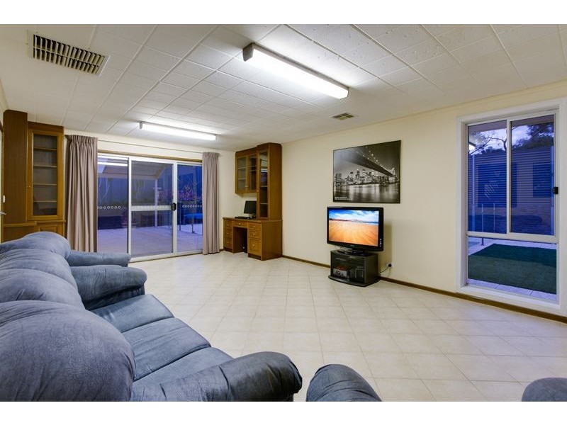 3 Mannara Road, Fairview Park SA 5126
