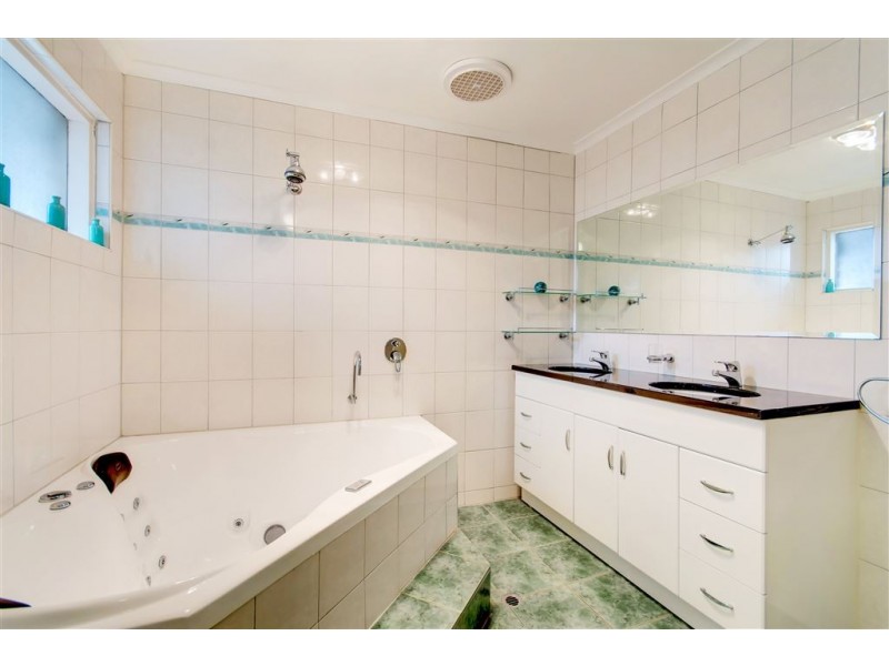 47 Landal Boulevard, Redwood Park SA 5097