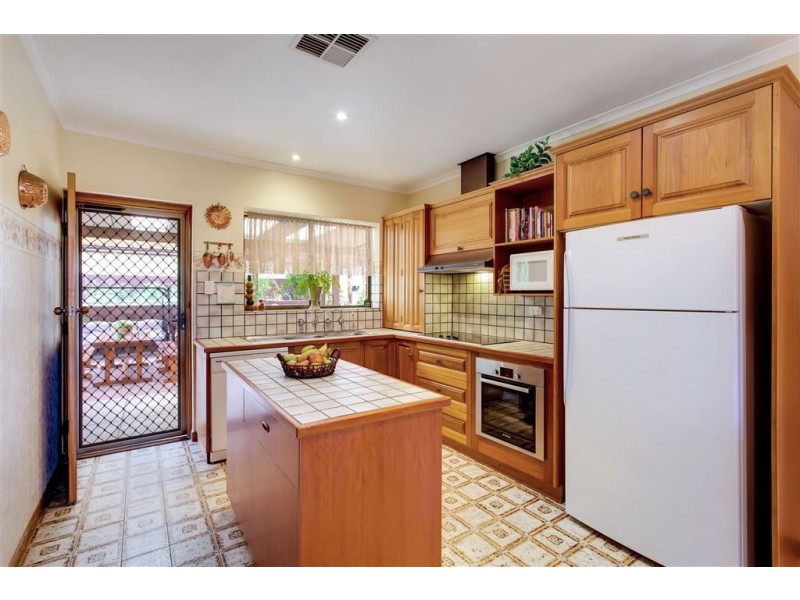 17 Laura Street, Vista SA 5091