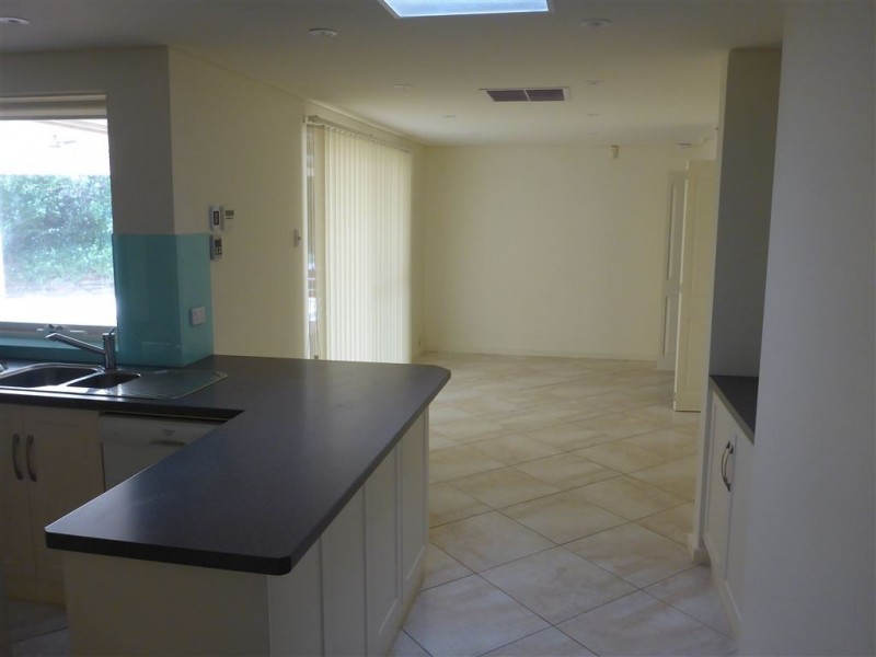 11 Janlyn Road, Vista SA 5091