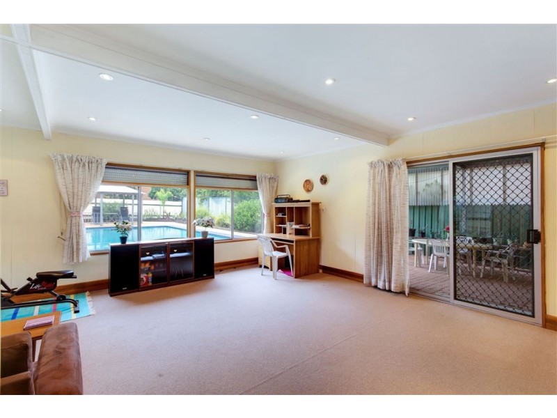 13 Sunnyview Crescent, Ridgehaven SA 5097