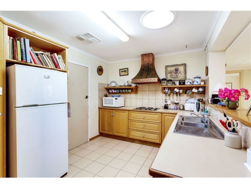 12 Janlyn Road, Vista SA 5091