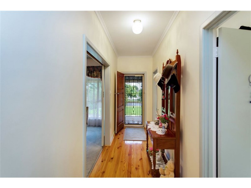 13 Sunnyview Crescent, Ridgehaven SA 5097