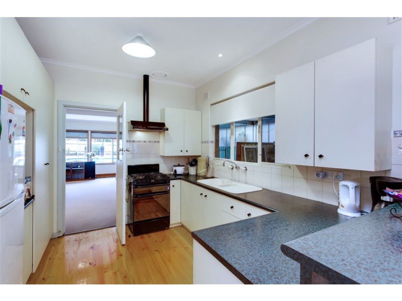 13 Sunnyview Crescent, Ridgehaven SA 5097