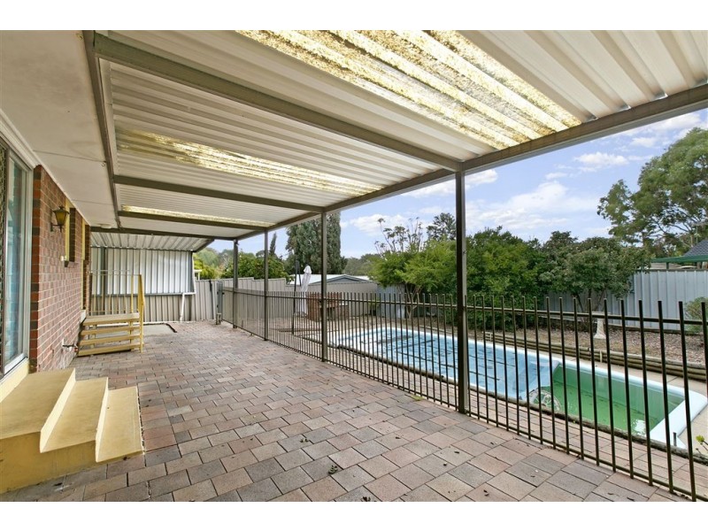 4 Dillon Street, Redwood Park SA 5097