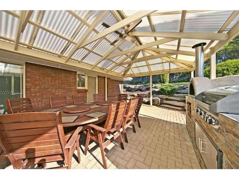 16 Taranaki Court, Greenwith SA 5125