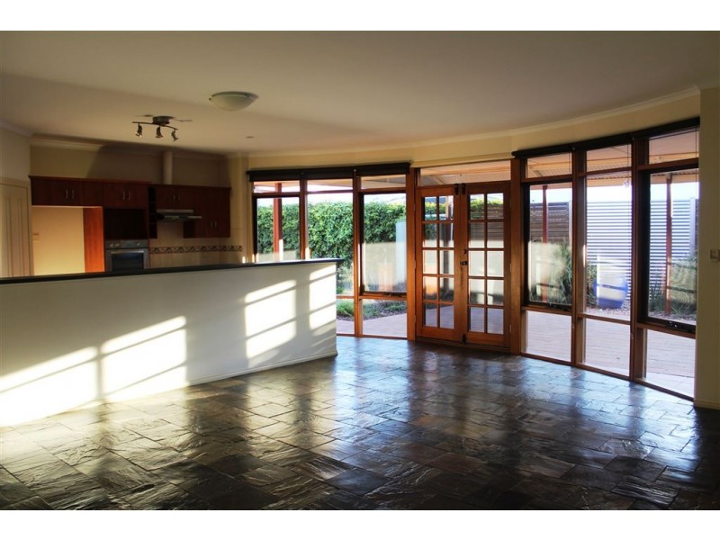 8 The Mews, Mawson Lakes SA 5095