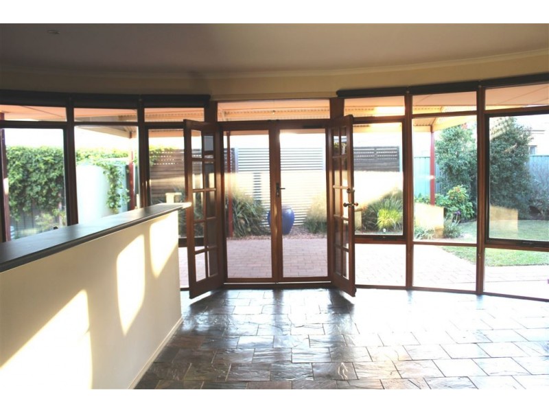 8 The Mews, Mawson Lakes SA 5095