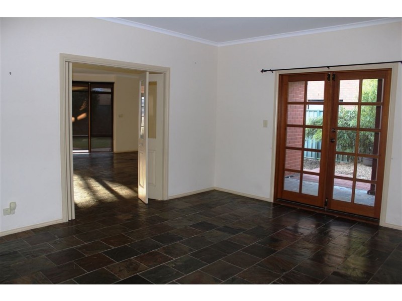 8 The Mews, Mawson Lakes SA 5095