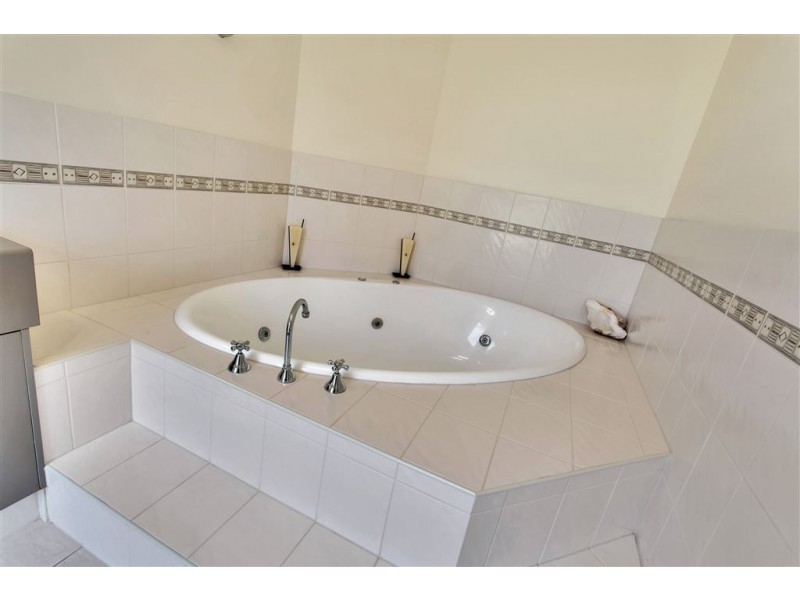 15 Glanville Crescent, Gulfview Heights SA 5096