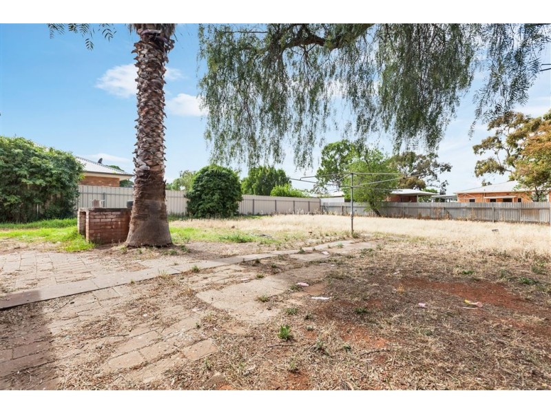 24 Midlow Road, Elizabeth Downs SA 5113