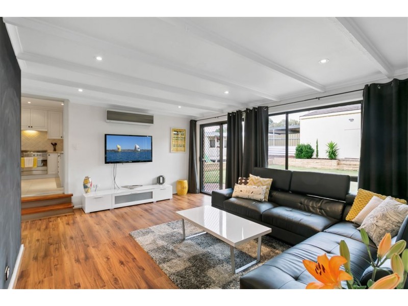 2 Carnarvon Avenue, Redwood Park SA 5097