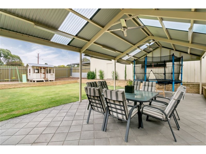 2 Carnarvon Avenue, Redwood Park SA 5097